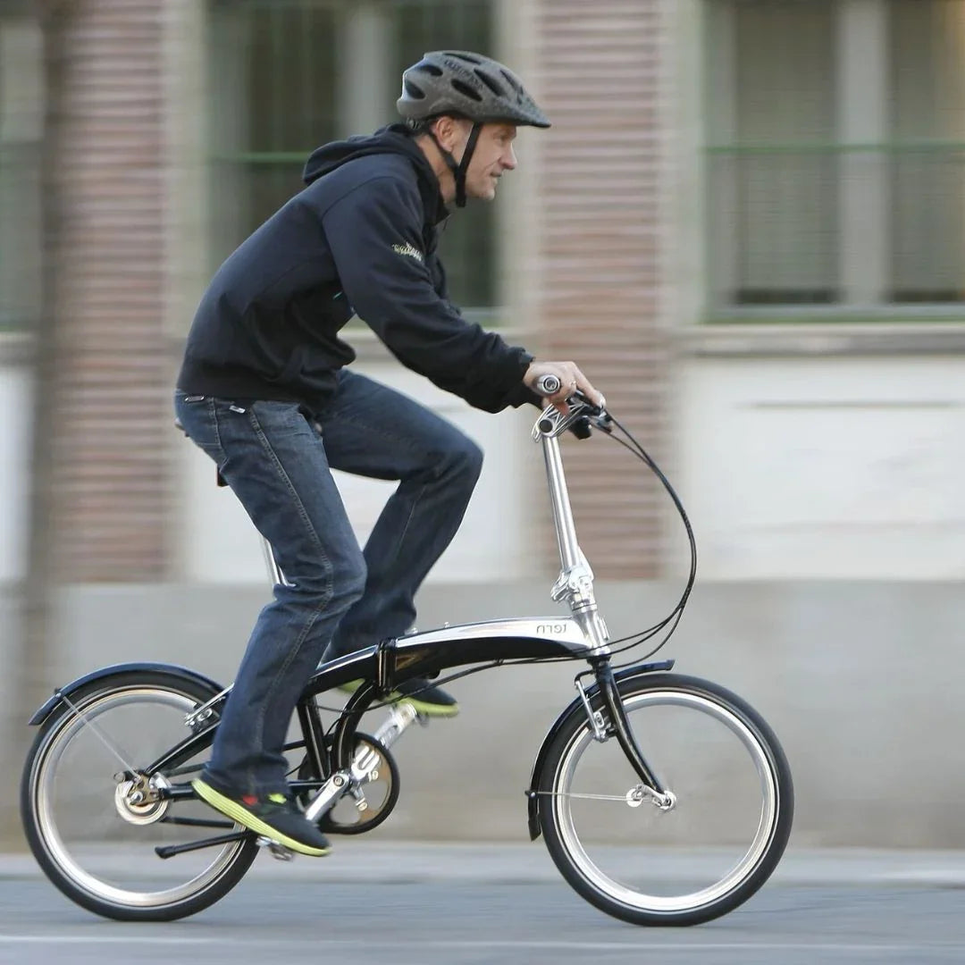 單車, 摺車, HK Bicycle, Bike HK, Compact folding bicycle from 28Goods with a lightweight frame and sleek design, ideal for teens and adults seeking portability and performance.