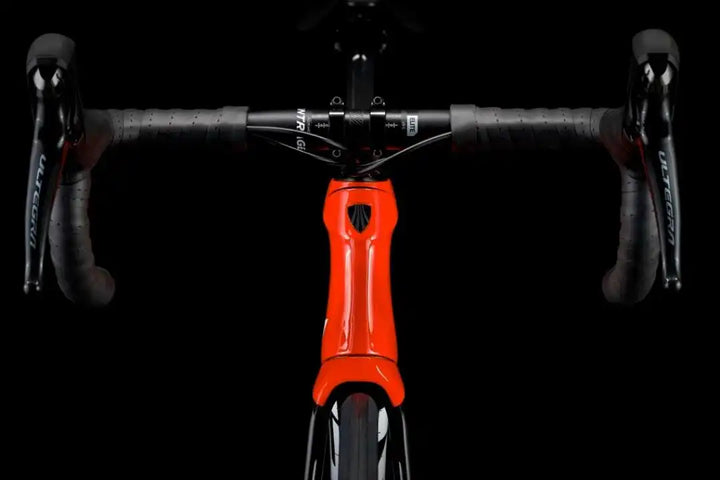 TREK 2023 EMONDA SL 6 ROAD BIKE-SILVER RED 28GOODS