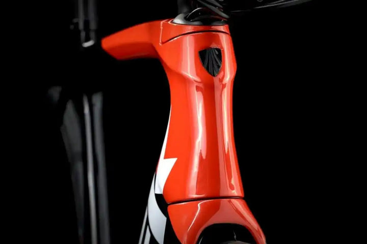 TREK 2023 EMONDA SL 6 ROAD BIKE-SILVER RED 28GOODS