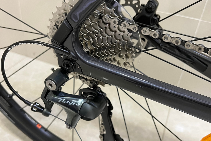 2022 GIANT Fastroad Advance 2 Hybrid Road Bike