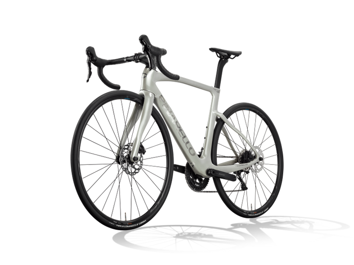 Pinarello 2026 F1 – Shimano 105 12-Speed Road Bike with RS171 Wheels