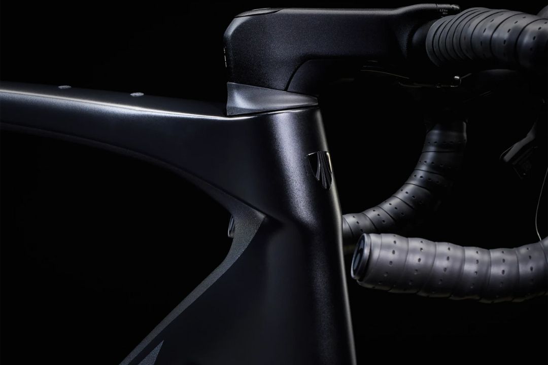 TREK 2023 DOMANE SL 6 GEN 4 ROAD BIKE -SATIN TREK BLACK 28GOODS