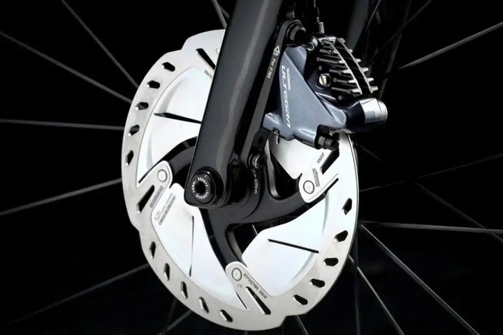 TREK 2023 EMONDA SL 6 ROAD BIKE-SILVER RED 28GOODS