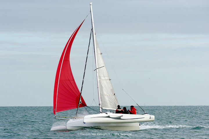 Astus Sailing Trimaran Boat 20.5 28GOODS