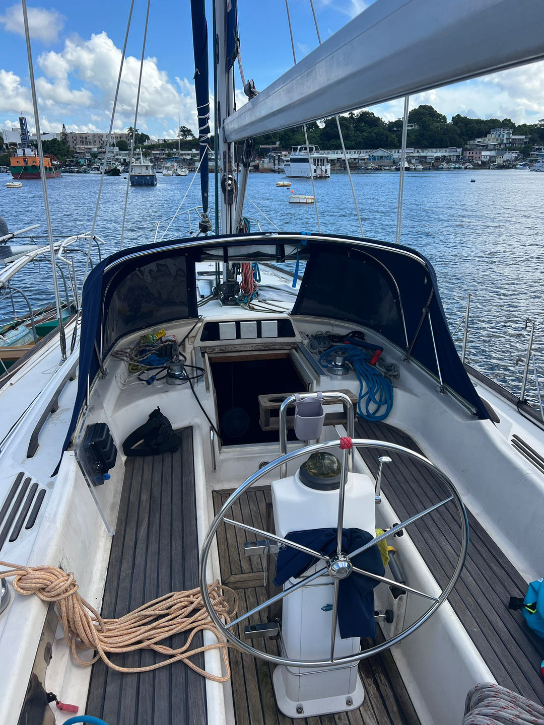 FOR SALE: Moody 42 Dixon – Elegant British 42ft Bluewater Cruiser | Year 2000 | Located in Tai Po