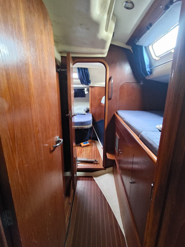 FOR SALE: Moody 42 Dixon – Elegant British 42ft Bluewater Cruiser | Year 2000 | Located in Tai Po