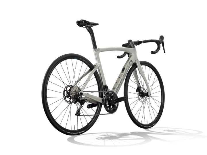 Pinarello 2026 F1 – Shimano 105 12-Speed Road Bike with RS171 Wheels