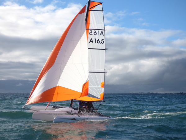 ASTUS Sailing Trimaran Boat 16.5 28GOODS